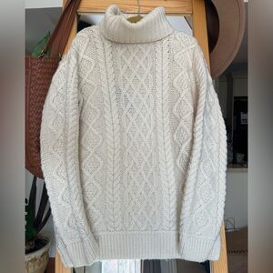 🇮🇪 Aran Mor Made in Ireland 100% Merino Wool Cream Cable Knit Turtleneck Sweater
